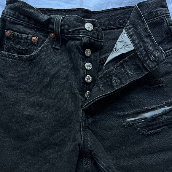 Levi's 501 original high rise denim shorts, black, size 25 - Picture 4 of 7